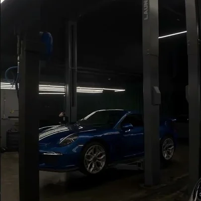 Превью видео: Тюнинг — Porsche 911: спорткар, в котором важна каждая деталь. PRIVE Car Club — премиальный уход